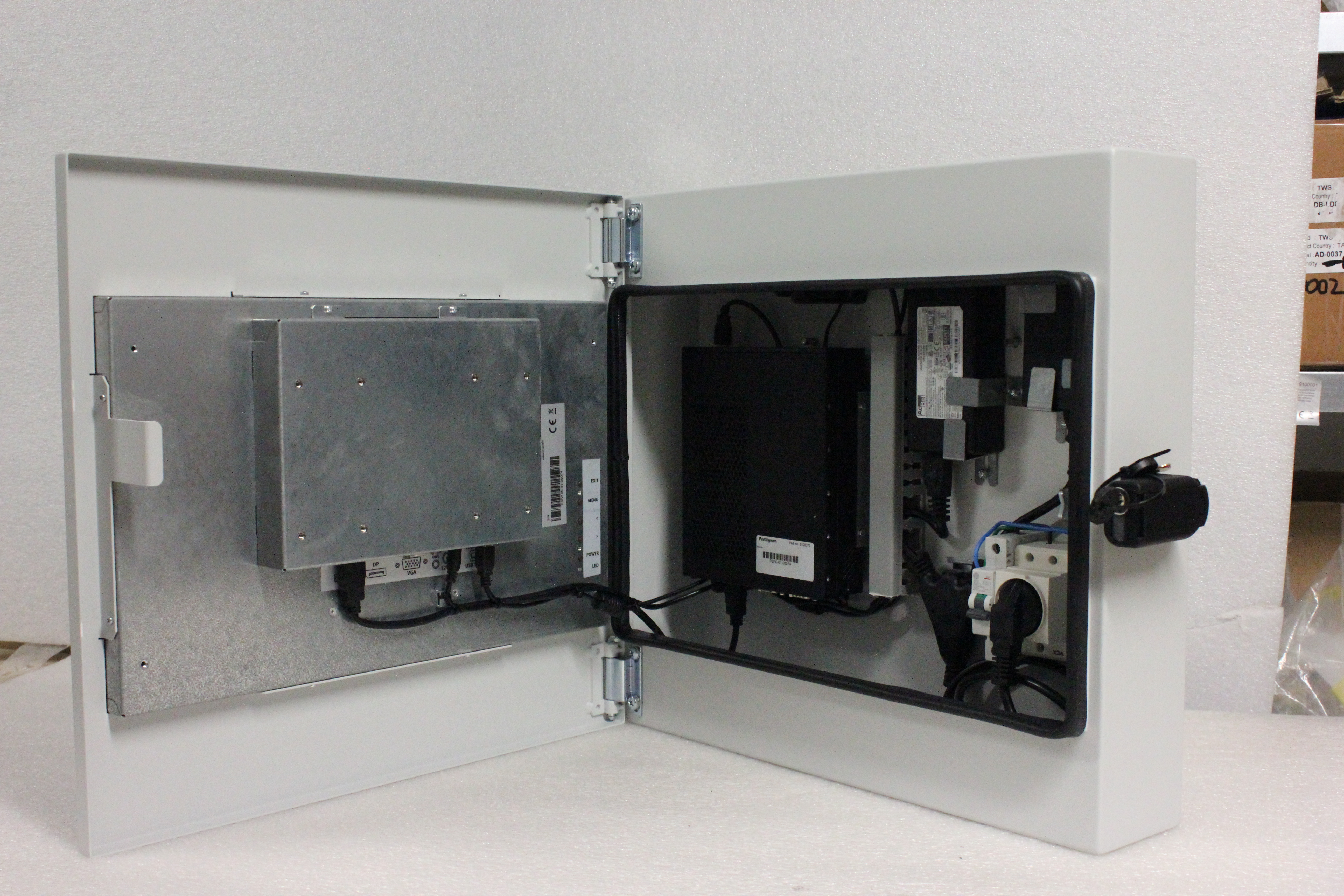 Automotive Monitor Ansicht 2